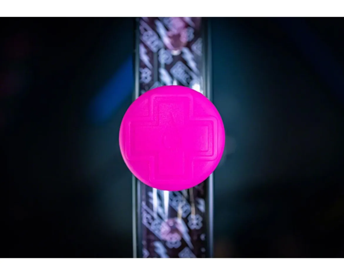Muc-Off Stealth Tubeless Valve Tag Holder (Black/Pink)